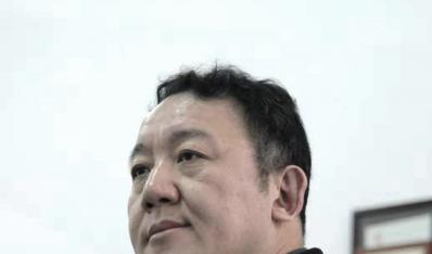 孙 振 华